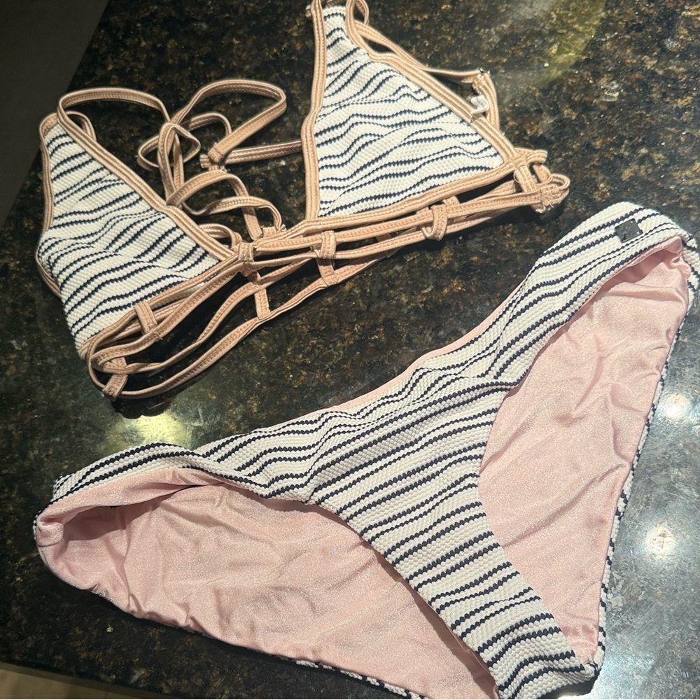 BRAND NEW White Striped Cage Bathing Suit Top & Botton - Size Medium Set